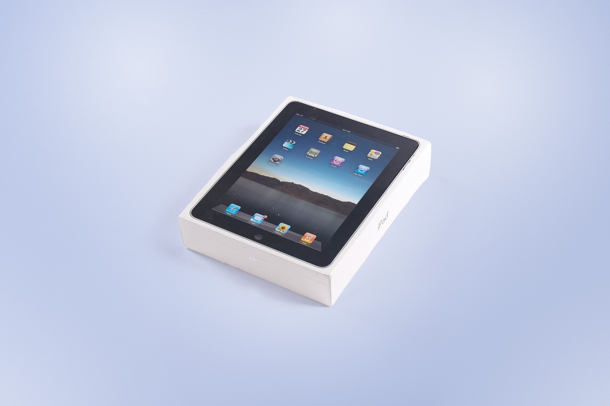 Apple iPad 1st Generation 16GB Wi-Fi Model A1219 Sealed New